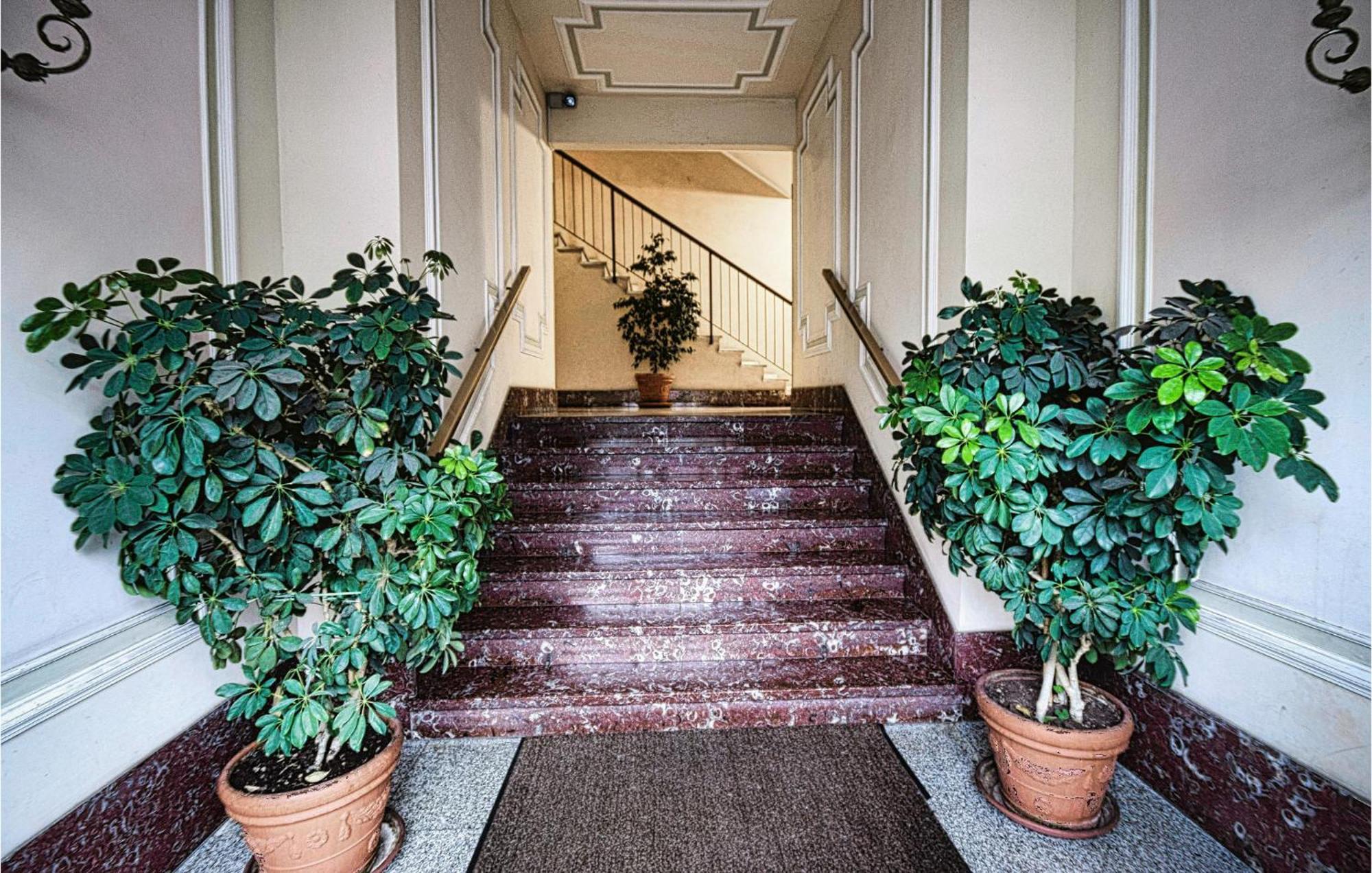 1 Bedroom Lovely Apartment In レッコ エクステリア 写真