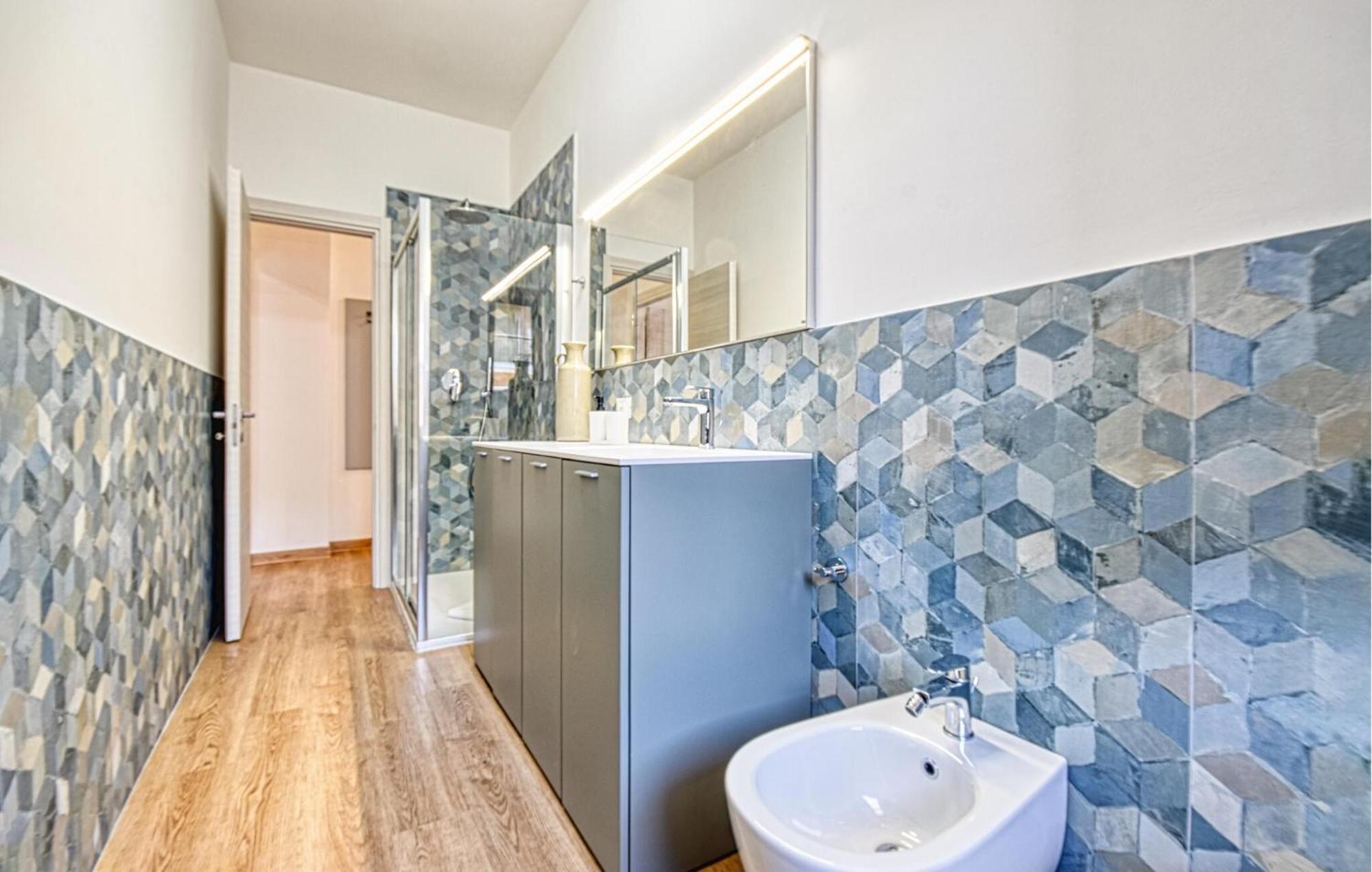 1 Bedroom Lovely Apartment In レッコ エクステリア 写真