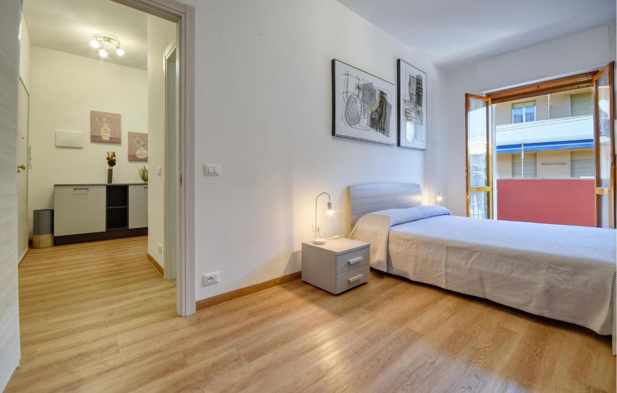 1 Bedroom Lovely Apartment In レッコ エクステリア 写真