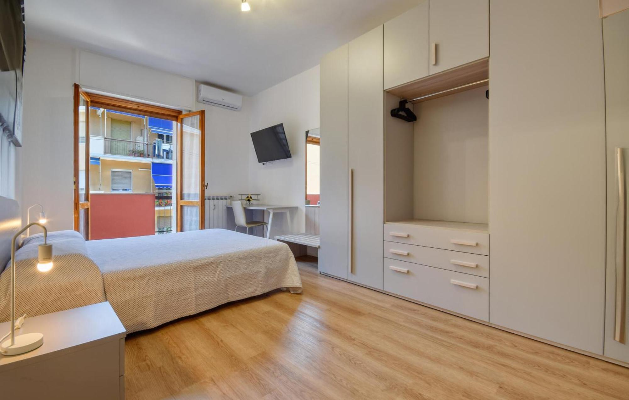 1 Bedroom Lovely Apartment In レッコ エクステリア 写真