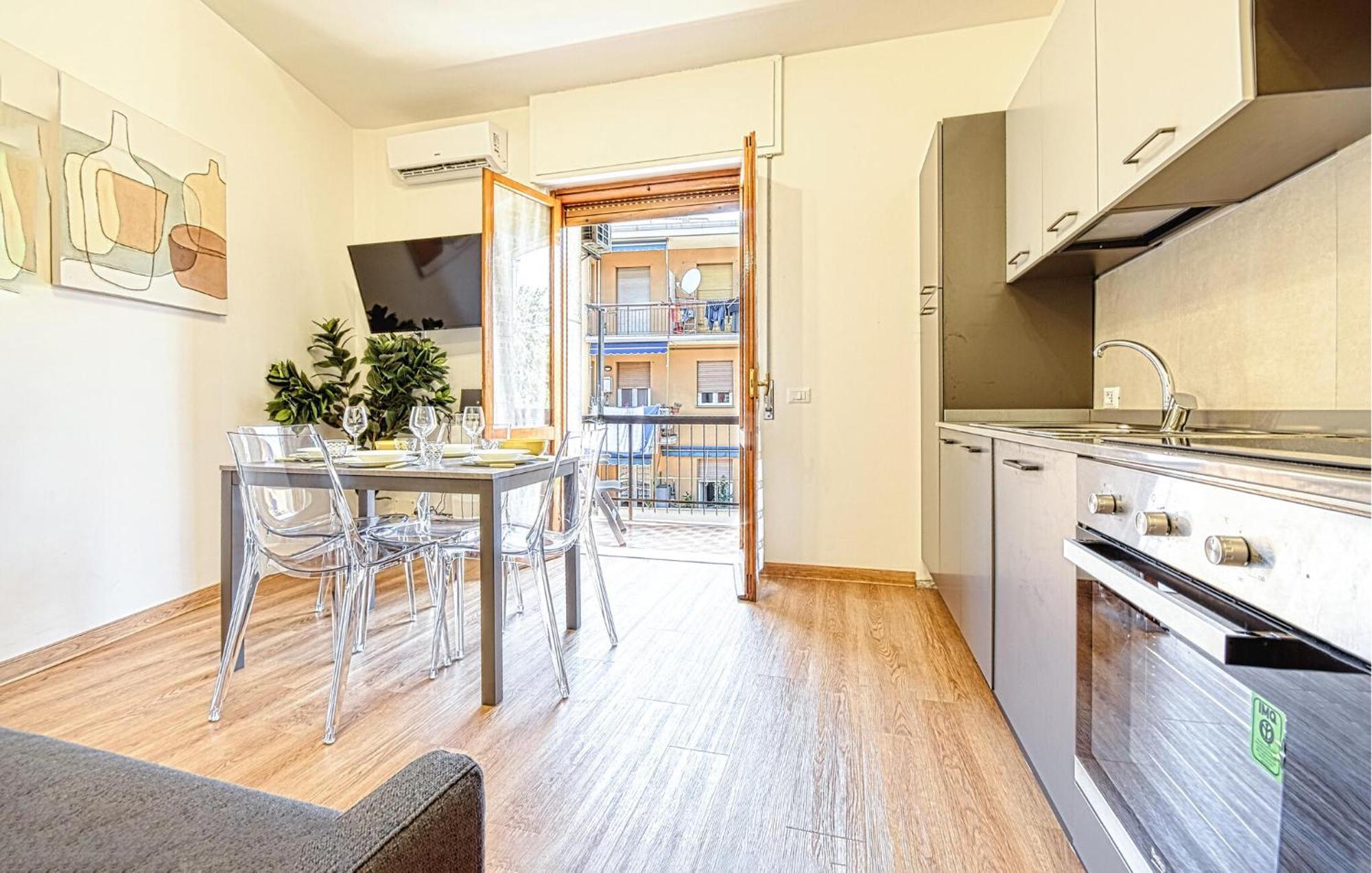 1 Bedroom Lovely Apartment In レッコ エクステリア 写真