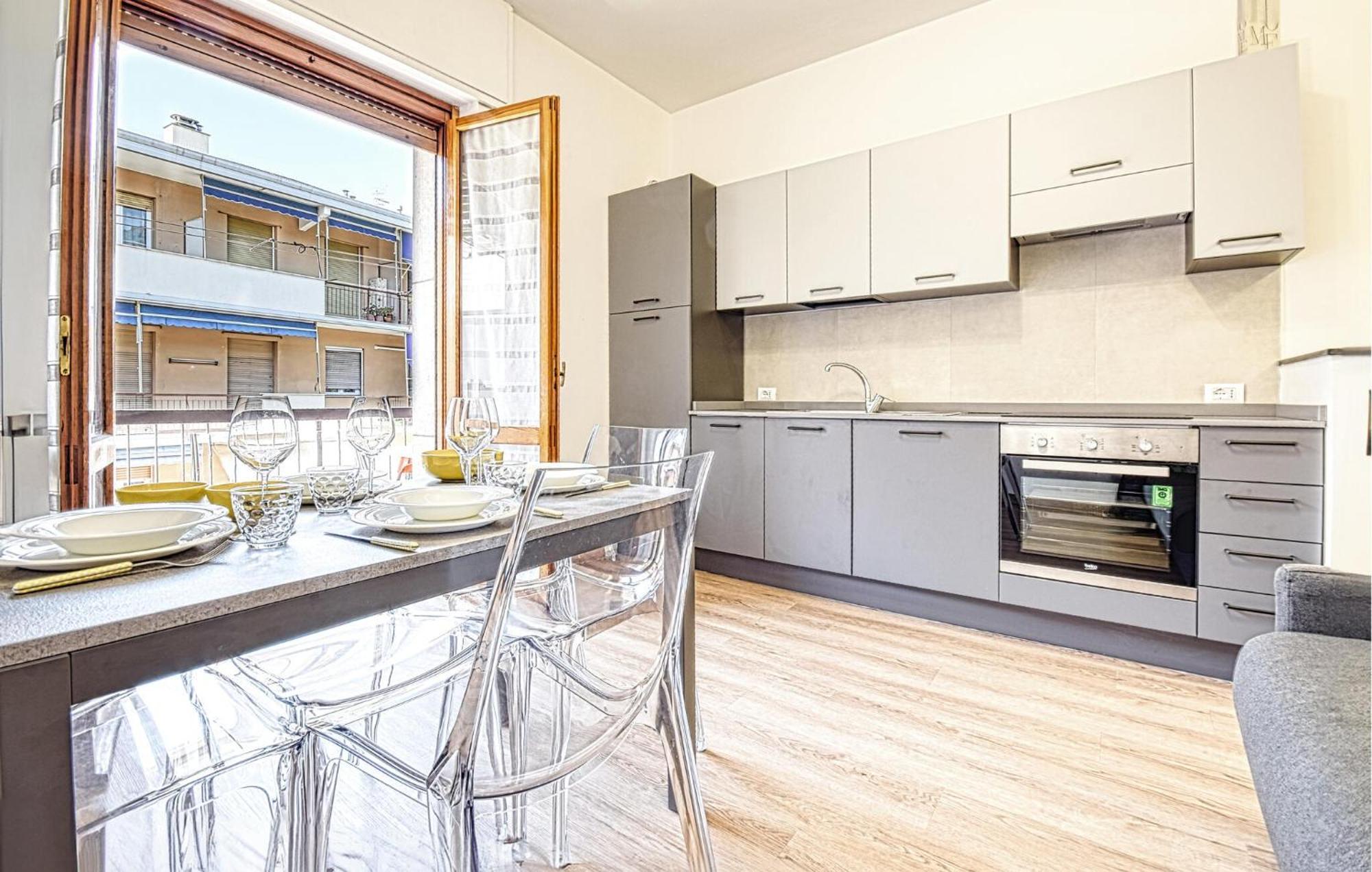 1 Bedroom Lovely Apartment In レッコ エクステリア 写真