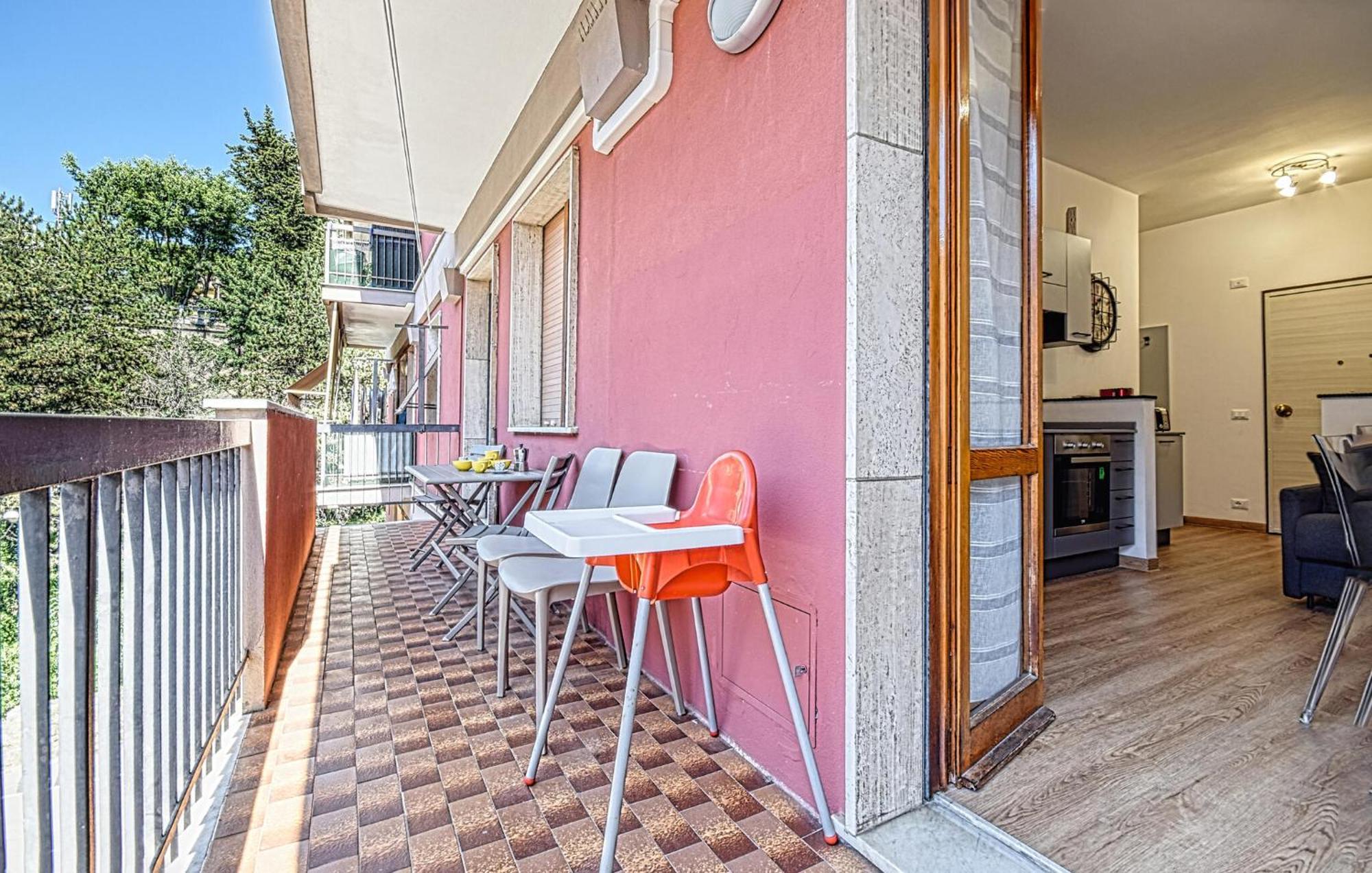 1 Bedroom Lovely Apartment In レッコ エクステリア 写真